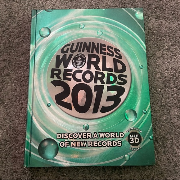 Guinness Book of World Records 2013 Coffee Table Book - Picture 1 of 3